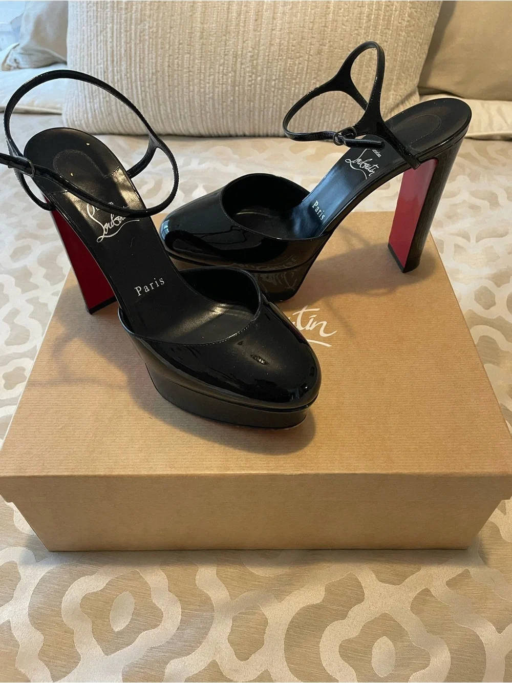 Christian Louboutin Loo Pump 130 Patent Leather in Black AUTHENTIC